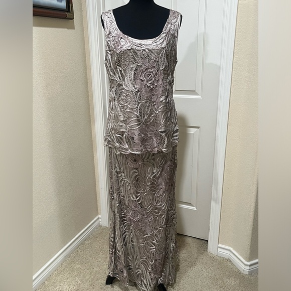 SOULMATES SKIRT SET, WOMENS SILK BLEND TAUPE EMBROIDERED,CUT OUT SIZE XL. - Picture 3 of 11